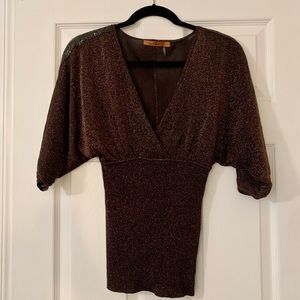 Belldini Vneck copper/metallic top. Size Small